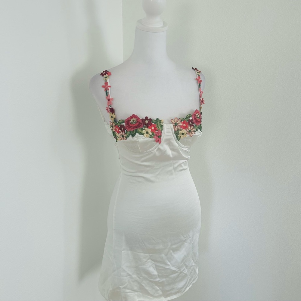 Princess Polly Kenzie Dress - Picture 4 of 7